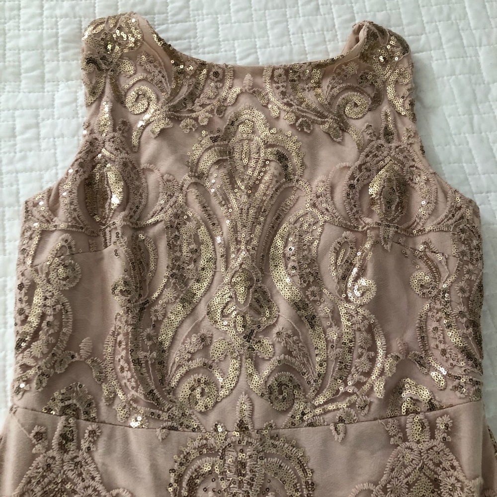 EUC Quiz Sleeveless Sequin Full length Gown - Champagne Gold w/Peachy/Rose Tones - Picture 3 of 15